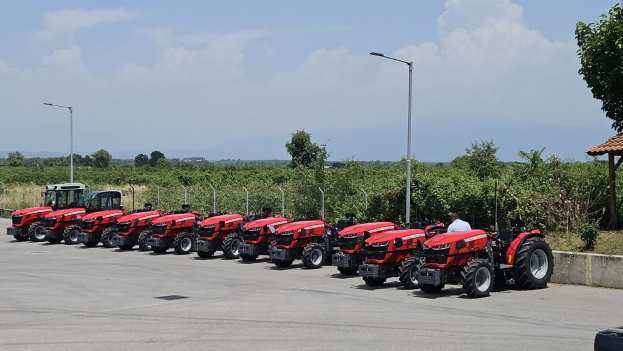&Eta; Massey Ferguson &Pi;&alpha;&rho;έ&delta;&omega;&sigma;&epsilon; 11 &Nu;έ&alpha; &Tau;&rho;&alpha;&kappa;&tau;έ&rho; &sigma;&tau;&omicron;&nu; &Sigma;&upsilon;&nu;&epsilon;&tau;&alpha;&iota;&rho;&iota;&sigma;&mu;ό &Alpha;&Sigma;&Epsilon;&Pi;&Omicron;&Pi; &Nu;ά&omicron;&upsilon;&sigma;&alpha;&sigmaf;