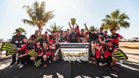 Rally Dakar 2024: &Theta;&rho;&iota;&alpha;&mu;&beta;&epsilon;&upsilon;&tau;&iota;&kappa;ή &Delta;&iota;&pi;&lambda;ή &Nu;ί&kappa;&eta; &gamma;&iota;&alpha; &tau;&eta; Honda &mu;&epsilon; &Mu;&epsilon;&gamma;ά&lambda;&omicron; &Nu;&iota;&kappa;&eta;&tau;ή &tau;&omicron;&nu; Ricky Brabec &kappa;&alpha;&iota; 3&eta; &theta;έ&sigma;&eta; &gamma;&iota;&alpha; &tau;&omicron;&nu; Adrien Van Beveren