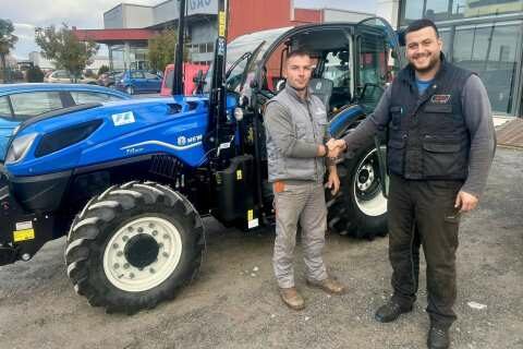 &Nu;έ&alpha; &Pi;&alpha;&rho;ά&delta;&omicron;&sigma;&eta; &tau;&omicron;&upsilon; New Holland T4.90F &sigma;&epsilon; &pi;&alpha;&rho;&alpha;&gamma;&omega;&gamma;ό &alpha;&pi;ό &tau;&alpha; &Gamma;&iota;&alpha;&nu;&nu;&iota;&tau;&sigma;ά
