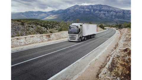 &Eta; Volvo Trucks &xi;&epsilon;&pi;&epsilon;&rho;&nu;ά &tau;&iota;&sigmaf; 10.000 &pi;&omega;&lambda;ή&sigma;&epsilon;&iota;&sigmaf; &phi;&omicron;&rho;&tau;&eta;&gamma;ώ&nu; &mu;&epsilon; &kappa;&iota;&nu;&eta;&tau;ή&rho;&alpha; &alpha;&epsilon;&rho;ί&omicron;&upsilon; &pi;&alpha;&gamma;&kappa;&omicron;&sigma;&mu;ί&omega;&sigmaf;