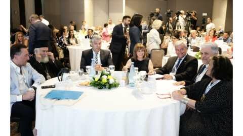 &Omicron; &Pi;&epsilon;&rho;&iota;&phi;&epsilon;&rho;&epsilon;&iota;ά&rho;&chi;&eta;&sigmaf; &Alpha;&nu;&alpha;&tau;&omicron;&lambda;&iota;&kappa;ή&sigmaf; &Mu;&alpha;&kappa;&epsilon;&delta;&omicron;&nu;ί&alpha;&sigmaf; &kappa;&alpha;&iota; &Theta;&rho;ά&kappa;&eta;&sigmaf; &sigma;&tau;&omicron; &sigma;&upsilon;&nu;έ&delta;&rho;&iota;&omicron; &laquo;&Kappa;&lambda;&iota;&mu;&alpha;&tau;&iota;&kappa;ή &Alpha;&nu;&theta;&epsilon;&kappa;&tau;&iota;&kappa;ό&tau;&eta;&tau;&alpha; &kappa;&alpha;&iota; &Tau;&omicron;&pi;&iota;&kappa;ή &Kappa;&omicron;&iota;&nu;&omega;&nu;ί&alpha;&raquo;