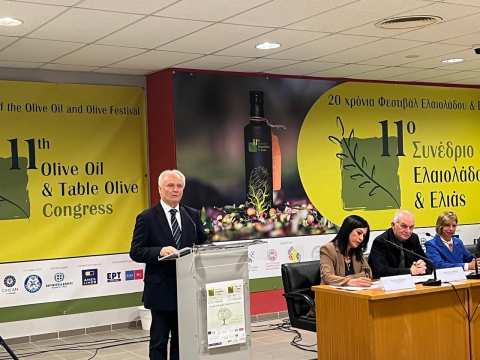 &Omicron; &Upsilon;&phi;&Alpha;&Alpha;&Tau;, &Gamma;&iota;ά&nu;&nu;&eta;&sigmaf; &Alpha;&nu;&delta;&rho;&iota;&alpha;&nu;ό&sigmaf; &sigma;&tau;&alpha; &epsilon;&gamma;&kappa;&alpha;ί&nu;&iota;&alpha; &tau;&omicron;&upsilon; 11&omicron;&upsilon; &Phi;&epsilon;&sigma;&tau;&iota;&beta;ά&lambda; &Epsilon;&lambda;&alpha;&iota;&omicron;&lambda;ά&delta;&omicron;&upsilon; &kappa;&alpha;&iota; &Epsilon;&lambda;&iota;ά&sigmaf; &sigma;&tau;&omicron; &Eta;&rho;ά&kappa;&lambda;&epsilon;&iota;&omicron; &Kappa;&rho;ή&tau;&eta;&sigmaf;