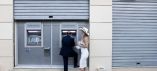 Capital controls: &Alpha;&upsilon;&xi;ά&nu;&epsilon;&tau;&alpha;&iota; &tau;&omicron; ό&rho;&iota;&omicron; &alpha;&nu;ά&lambda;&eta;&psi;&eta;&sigmaf; &sigma;&tau;&alpha; 2.300 &epsilon;&upsilon;&rho;ώ, &epsilon;&lambda;&epsilon;ύ&theta;&epsilon;&rho;&omicron; &tau;&omicron; ά&nu;&omicron;&iota;&gamma;&mu;&alpha; &lambda;&omicron;&gamma;&alpha;&rho;&iota;&alpha;&sigma;&mu;ώ&nu;