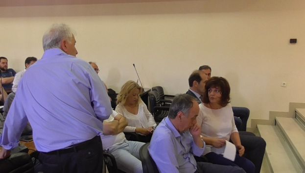 &Omicron;&upsilon;&rho;&sigma;&omicron;&upsilon;&zeta;ί&delta;&eta;&sigmaf; &Gamma;. : &Sigma;&tau;&omicron; &Upsilon;&Pi;&Alpha;&Alpha;&Tau; &mu;&epsilon; &tau;&omicron;&upsilon;&sigmaf; &phi;&omicron;&rho;&epsilon;ί&sigmaf; &tau;&eta;&sigmaf; &Eta;&mu;&alpha;&theta;ί&alpha;&sigmaf;