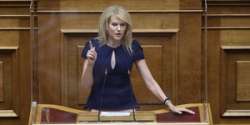&Theta;&epsilon;&omicron;&delta;ώ&rho;&alpha; &Tau;&zeta;ά&kappa;&rho;&eta;: &Eta; &Nu;&Delta; &mu;&epsilon; &tau;&iota;&sigmaf; &pi;&omicron;&lambda;&iota;&tau;&iota;&kappa;έ&sigmaf; &tau;&eta;&sigmaf; &beta;&lambda;ά&pi;&tau;&epsilon;&iota; &sigma;&omicron;&beta;&alpha;&rho;ά &kappa;&alpha;&iota; &tau;&eta;&nu; &delta;&eta;&mu;ό&sigma;&iota;&alpha; &upsilon;&gamma;&epsilon;ί&alpha;