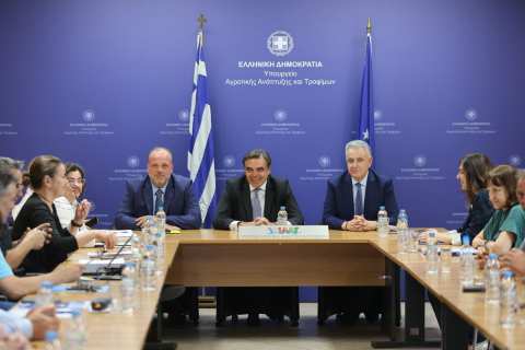 &Pi;&rho;ώ&tau;&omicron; &pi;&alpha;&kappa;έ&tau;&omicron; 7 &mu;έ&tau;&rho;&omega;&nu; &sigma;&tau;ή&rho;&iota;&xi;&eta;&sigmaf; &tau;&eta;&sigmaf; &epsilon;&lambda;&lambda;&eta;&nu;&iota;&kappa;ή&sigmaf; &alpha;&lambda;&iota;&epsilon;ί&alpha;&sigmaf; &alpha;&nu;&alpha;&kappa;&omicron;ί&nu;&omega;&sigma;&epsilon; &omicron; &Upsilon;&pi;&Alpha;&Alpha;&Tau; &Mu;&alpha;&rho;&gamma;&alpha;&rho;ί&tau;&eta;&sigmaf; &Sigma;&chi;&omicron;&iota;&nu;ά&sigmaf; &mu;&epsilon;&tau;ά &alpha;&pi;ό &sigma;ύ&sigma;&kappa;&epsilon;&psi;&eta; &mu;&epsilon; &alpha;&lambda;&iota;&epsilon;ί&sigmaf;