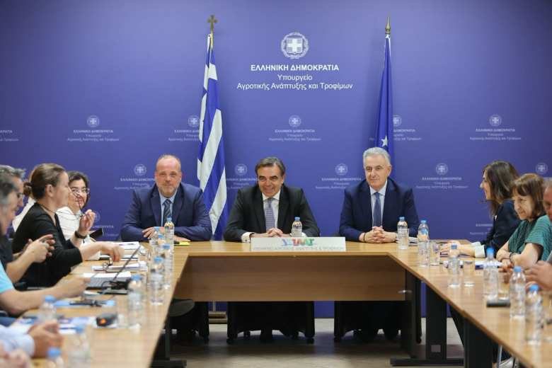 &Pi;&rho;ώ&tau;&omicron; &pi;&alpha;&kappa;έ&tau;&omicron; 7 &mu;έ&tau;&rho;&omega;&nu; &sigma;&tau;ή&rho;&iota;&xi;&eta;&sigmaf; &tau;&eta;&sigmaf; &epsilon;&lambda;&lambda;&eta;&nu;&iota;&kappa;ή&sigmaf; &alpha;&lambda;&iota;&epsilon;ί&alpha;&sigmaf; &alpha;&nu;&alpha;&kappa;&omicron;ί&nu;&omega;&sigma;&epsilon; &omicron; &Upsilon;&pi;&Alpha;&Alpha;&Tau; &Mu;&alpha;&rho;&gamma;&alpha;&rho;ί&tau;&eta;&sigmaf; &Sigma;&chi;&omicron;&iota;&nu;ά&sigmaf; &mu;&epsilon;&tau;ά &alpha;&pi;ό &sigma;ύ&sigma;&kappa;&epsilon;&psi;&eta; &mu;&epsilon; &alpha;&lambda;&iota;&epsilon;ί&sigmaf;