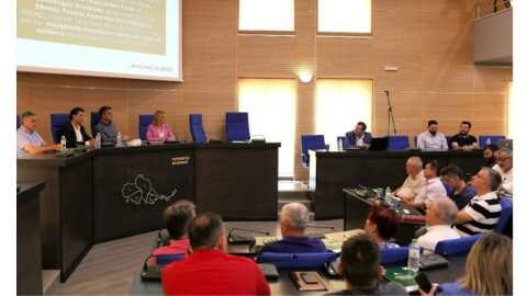 &Nu;έ&alpha; &Gamma;&epsilon;&omega;&rho;&gamma;ί&alpha; &Nu;έ&alpha; &Gamma;&epsilon;&nu;&iota;ά: &laquo;&Epsilon;&pi;&iota;&beta;&epsilon;&beta;&alpha;&iota;ώ&nu;&omicron;&nu;&tau;&alpha;&sigmaf; &tau;&eta;&nu; &alpha;&xi;ί&alpha; &tau;&omega;&nu; &alpha;&gamma;&rho;&omicron;&tau;&iota;&kappa;ώ&nu; &pi;&rho;&omicron;ϊό&nu;&tau;&omega;&nu; &mu;&alpha;&sigmaf;&raquo; -  &Xi;&epsilon;&pi;έ&rho;&alpha;&sigma;&epsilon; &tau;&iota;&sigmaf; &pi;&rho;&omicron;&sigma;&delta;&omicron;&kappa;ί&epsilon;&sigmaf; &eta; &eta;&mu;&epsilon;&rho;ί&delta;&alpha; &sigma;&tau;&eta;&nu; &Lambda;ά&rho;&iota;&sigma;&alpha;