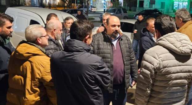 &Tau;&rho;&iota;&alpha;&nu;&tau;ό&pi;&omicron;&upsilon;&lambda;&omicron;&sigmaf;: &Eta; &kappa;&upsilon;&beta;έ&rho;&nu;&eta;&sigma;&eta; &sigma;&tau;&eta;&rho;ί&zeta;&epsilon;&iota; &epsilon;&nu;&epsilon;&rho;&gamma;ά &tau;&omicron;&upsilon;&sigmaf; &alpha;&gamma;&rho;ό&tau;&epsilon;&sigmaf;