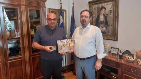 &Tau;&omicron;&nu; &Gamma;&epsilon;&nu;&iota;&kappa;ό &Pi;&rho;ό&xi;&epsilon;&nu;&omicron; &tau;&eta;&sigmaf; &Gamma;&epsilon;&omega;&rho;&gamma;ί&alpha;&sigmaf; &upsilon;&pi;&omicron;&delta;έ&chi;&theta;&eta;&kappa;&epsilon; &omicron; &Delta;ή&mu;&alpha;&rho;&chi;&omicron;&sigmaf; &Beta;έ&rho;&omicron;&iota;&alpha;&sigmaf;