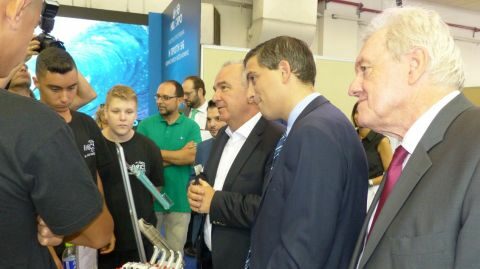 &Omicron;&iota; &kappa;&alpha;&iota;&nu;&omicron;&tau;&omicron;&mu;ί&epsilon;&sigmaf; &tau;&omega;&nu; &mu;&alpha;&theta;&eta;&tau;ώ&nu; &tau;&eta;&sigmaf; &Kappa;&epsilon;&nu;&tau;&rho;&iota;&kappa;ή&sigmaf; &Mu;&alpha;&kappa;&epsilon;&delta;&omicron;&nu;ί&alpha;&sigmaf; &pi;&omicron;&upsilon; &epsilon;&nu;&tau;&upsilon;&pi;&omega;&sigma;ί&alpha;&sigma;&alpha;&nu; &tau;&eta;&nu; &eta;&gamma;&epsilon;&sigma;ί&alpha; &tau;&omicron;&upsilon; &Upsilon;&pi;&omicron;&upsilon;&rho;&gamma;&epsilon;ί&omicron;&upsilon;