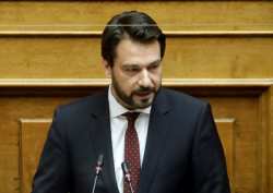 &Omicron; &Tau;ά&sigma;&omicron;&sigmaf; &Mu;&pi;&alpha;&rho;&tau;&zeta;ώ&kappa;&alpha;&sigmaf; &phi;έ&rho;&nu;&epsilon;&iota; &sigma;&tau;&eta; &Beta;&omicron;&upsilon;&lambda;ή &tau;&omicron; &pi;&rho;ό&beta;&lambda;&eta;&mu;&alpha; &mu;&epsilon; &tau;&iota;&sigmaf; &mu;&epsilon;&tau;&epsilon;&gamma;&gamma;&rho;&alpha;&phi;έ&sigmaf; &phi;&omicron;&iota;&tau;&eta;&tau;ώ&nu; &pi;&omicron;&upsilon; &alpha;&nu;&tau;&iota;&mu;&epsilon;&tau;&omega;&pi;ί&zeta;&omicron;&upsilon;&nu; &pi;&omicron;&lambda;&lambda;έ&sigmaf; &omicron;&iota;&kappa;&omicron;&gamma;έ&nu;&epsilon;&iota;&epsilon;&sigmaf; &tau;&eta;&sigmaf; &Eta;&mu;&alpha;&theta;ί&alpha;&sigmaf;