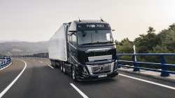 &Omicron; &nu;έ&omicron;&sigmaf;, &pi;&iota;&omicron; &iota;&sigma;&chi;&upsilon;&rho;ό&sigmaf; &kappa;&iota;&nu;&eta;&tau;ή&rho;&alpha;&sigmaf; &tau;&omicron;&upsilon; Volvo FH16 &pi;&rho;&omicron;&sigma;&phi;έ&rho;&epsilon;&iota; &tau;&eta; &mu;έ&gamma;&iota;&sigma;&tau;&eta; &delta;&upsilon;&nu;&alpha;&tau;ή &pi;&alpha;&rho;&alpha;&gamma;&omega;&gamma;&iota;&kappa;ό&tau;&eta;&tau;&alpha;