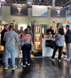 &Eta; &Pi;&Kappa;&Mu; &sigma;&tau;&eta; &Delta;&iota;&epsilon;&theta;&nu;ή Έ&kappa;&theta;&epsilon;&sigma;&eta; &laquo;Prowein 2022&raquo; &sigma;&tau;&omicron; &Nu;&tau;ί&sigma;&epsilon;&lambda;&nu;&tau;&omicron;&rho;&phi;  &tau;&eta;&sigmaf; &Gamma;&epsilon;&rho;&mu;&alpha;&nu;ί&alpha;&sigmaf;