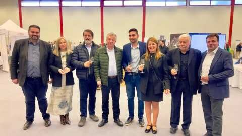 &Sigma;&tau;. &Alpha;&rho;&nu;&alpha;&omicron;&upsilon;&tau;ά&kappa;&eta;&sigmaf;: &laquo;&Kappa;&omicron;&nu;&tau;ά &sigma;&tau;&omicron;&upsilon;&sigmaf; &omicron;&iota;&nu;&omicron;&pi;&omicron;&iota;&omicron;ύ&sigmaf; &eta; &Pi;&epsilon;&rho;&iota;&phi;έ&rho;&epsilon;&iota;&alpha; &Kappa;&rho;ή&tau;&eta;&sigmaf; &gamma;&iota;&alpha; &nu;&alpha; &delta;&iota;&alpha;&phi;&eta;&mu;ί&sigma;&omicron;&upsilon;&mu;&epsilon; &tau;&alpha; &pi;&omicron;&iota;&omicron;&tau;&iota;&kappa;ά &kappa;&rho;&eta;&tau;&iota;&kappa;ά &kappa;&rho;&alpha;&sigma;&iota;ά&raquo;