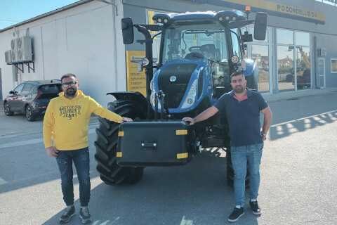 &Nu;έ&alpha; &pi;&alpha;&rho;ά&delta;&omicron;&sigma;&eta; &tau;&omicron;&upsilon; New Holland T5.120 &sigma;&epsilon; &delta;ύ&omicron; &alpha;&delta;έ&rho;&phi;&iota;&alpha; &alpha;&pi;ό &tau;&omicron; &Kappa;&alpha;&sigma;&tau;&rho;ί &Alpha;&gamma;&iota;ά&sigmaf; | &Delta;&epsilon;&sigmaf; &tau;&alpha; &chi;&alpha;&rho;&alpha;&kappa;&tau;&eta;&rho;&iota;&sigma;&tau;&iota;&kappa;ά &tau;&omicron;&upsilon;