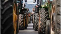 &Sigma;&tau;&omicron;&upsilon;&sigmaf; &delta;&rho;ό&mu;&omicron;&upsilon;&sigmaf; &omicron;&iota; &alpha;&gamma;&rho;ό&tau;&epsilon;&sigmaf; &mu;έ&sigma;&alpha; &sigma;&tau;&omicron; &kappa;&alpha;&tau;&alpha;&kappa;&alpha;&lambda;ό&kappa;&alpha;&iota;&rho;&omicron; - &Mu;&epsilon;&gamma;ά&lambda;&eta; &alpha;&gamma;&rho;&omicron;&tau;&iota;&kappa;ή &mu;&eta;&chi;&alpha;&nu;&omicron;&kappa;ί&nu;&eta;&tau;&eta; &pi;&omicron;&rho;&epsilon;ί&alpha; &alpha;ύ&rho;&iota;&omicron; &sigma;&tau;&omicron; &Beta;ό&lambda;&omicron;