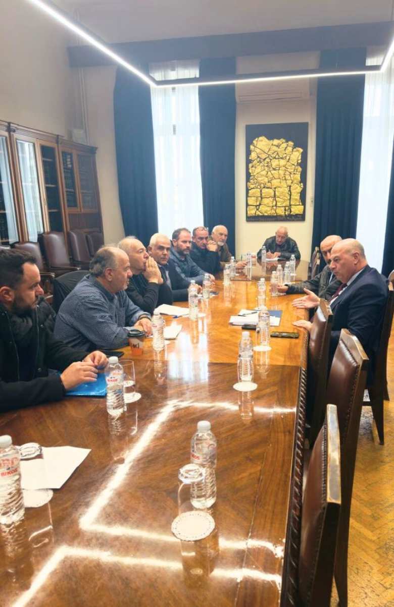 &Sigma;&upsilon;&nu;ά&nu;&tau;&eta;&sigma;&eta; &Tau;&sigma;&iota;ά&rho;&alpha; &mu;&epsilon; &tau;&eta;&nu; &Pi;&alpha;&nu;&epsilon;&lambda;&lambda;ή&nu;&iota;&alpha; Έ&nu;&omega;&sigma;&eta; &Kappa;&tau;&eta;&nu;&omicron;&tau;&rho;ό&phi;&omega;&nu;