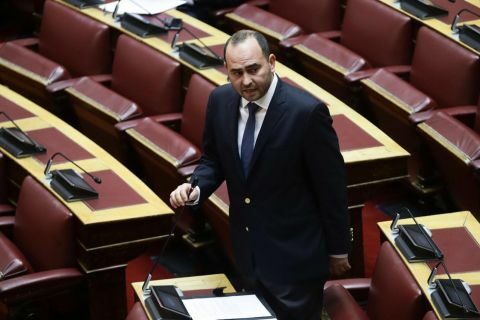 &Lambda;. &Beta;&alpha;&sigma;&iota;&lambda;&epsilon;&iota;ά&delta;&eta;&sigmaf; : &Delta;&epsilon;&nu; &kappa;&lambda;&epsilon;ί&nu;&epsilon;&iota; &tau;&omicron; &Tau;&epsilon;&lambda;&omega;&nu;&epsilon;ί&omicron; &Sigma;&kappa;ύ&delta;&rho;&alpha;&sigmaf;