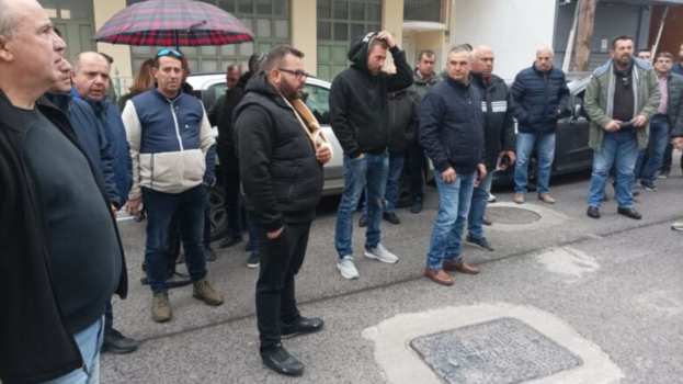 &Sigma;&tau;ή&rho;&iota;&xi;&eta; &epsilon;&iota;&sigma;&omicron;&delta;ή&mu;&alpha;&tau;&omicron;&sigmaf; &sigma;&tau;&alpha; &mu;ή&lambda;&alpha;, &alpha;&mu;ύ&gamma;&delta;&alpha;&lambda;&alpha;, &kappa;ά&sigma;&tau;&alpha;&nu;&alpha; , &kappa;&epsilon;&rho;ά&sigma;&iota;&alpha;, &zeta;ή&tau;&eta;&sigma;&alpha;&nu; &Lambda;&alpha;&rho;&iota;&sigma;&alpha;ί&omicron;&iota; &alpha;&gamma;&rho;ό&tau;&epsilon;&sigmaf; &sigma;&epsilon; &pi;&alpha;&rho;ά&sigma;&tau;&alpha;&sigma;&eta; &delta;&iota;&alpha;&mu;&alpha;&rho;&tau;&upsilon;&rho;ί&alpha;&sigmaf; &sigma;&tau;&omicron; &kappa;&alpha;&tau;ά&sigma;&tau;&eta;&mu;&alpha; &tau;&omicron;&upsilon; &Epsilon;&Lambda;&Gamma;&Alpha; &Lambda;ά&rho;&iota;&sigma;&alpha;&sigmaf;