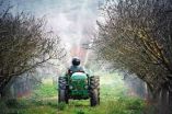 &Eta; &Chi;&Rho;&Eta;&Sigma;&Iota;&Mu;&Omicron;&Tau;&Eta;&Tau;&Alpha; &Tau;&Omicron;&Upsilon; &Chi;&Alpha;&Lambda;&Kappa;&Omicron;&Upsilon; &Kappa;&Alpha;&Tau;&Alpha; &Tau;&Eta;&Nu; &Chi;&Epsilon;&Iota;&Mu;&Epsilon;&Rho;&Iota;&Nu;&Eta; &Pi;&Epsilon;&Rho;&Iota;&Omicron;&Delta;&Omicron;