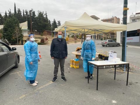 &Alpha;&upsilon;&tau;&omicron;&psi;ί&alpha; &Lambda;. &Beta;&alpha;&sigma;&iota;&lambda;&epsilon;&iota;ά&delta;&eta; &sigma;&tau;&omicron;&upsilon;&sigmaf; drive-through &epsilon;&lambda;έ&gamma;&chi;&omicron;&upsilon;&sigmaf;: &Omicron;&lambda;&omicron;&kappa;&lambda;&eta;&rho;&omega;&mu;έ&nu;&eta; &alpha;&nu;&tau;&iota;&mu;&epsilon;&tau;ώ&pi;&iota;&sigma;&eta; &tau;&eta;&sigmaf; &pi;&alpha;&nu;&delta;&eta;&mu;ί&alpha;&sigmaf; &sigma;&tau;&eta;&nu; &Pi;έ&lambda;&lambda;&alpha;