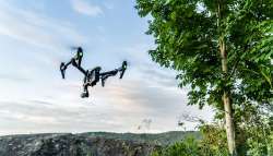 &Alpha;&nu;&alpha;&delta;ά&sigma;&omega;&sigma;&eta; &mu;&epsilon; &sigma;&pi;&omicron;&rho;ά &alpha;&pi;ό drone &sigma;&tau;&alpha; &Gamma;&epsilon;&rho;ά&nu;&epsilon;&iota;&alpha; Ό&rho;&eta;