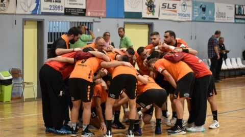 &Chi;ά&nu;&tau;&mu;&pi;&omicron;&lambda;: &Pi;&omicron;&lambda;ύ &kappa;&alpha;&lambda;ή &epsilon;&mu;&phi;ά&nu;&iota;&sigma;&eta; &tau;&omicron;&upsilon; &Zeta;&phi;&epsilon;&iota;&rho;ά&kappa;&eta; &Nu;ά&omicron;&upsilon;&sigma;&alpha;&sigmaf; &sigma;&tau;&alpha; &phi;&iota;&lambda;&iota;&kappa;ά &pi;&alpha;&iota;&chi;&nu;ί&delta;&iota;&alpha;