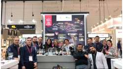 &Omicron;&iota; &Omicron;&iota;&nu;&omicron;&pi;&omicron;&iota;&omicron;ί &tau;&eta;&sigmaf; &Kappa;&rho;ή&tau;&eta;&sigmaf; (Wines of Crete) &sigma;&tau;&eta;&nu; PROWEIN, &tau;&eta; &mu;&epsilon;&gamma;&alpha;&lambda;ύ&tau;&epsilon;&rho;&eta; &Delta;&iota;&epsilon;&theta;&nu;ή Έ&kappa;&theta;&epsilon;&sigma;&eta; &Kappa;&rho;&alpha;&sigma;&iota;&omicron;ύ