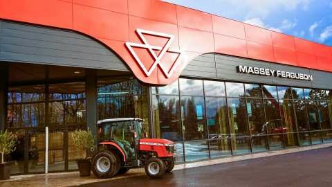 MF Agrispace, έ&nu;&alpha; &nu;έ&omicron; Customer Experience Center &sigma;&tau;&eta; &Gamma;&alpha;&lambda;&lambda;ί&alpha;