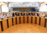 &Epsilon;&xi;&iota;&sigma;&omega;&tau;&iota;&kappa;ή &alpha;&pi;&omicron;&zeta;&eta;&mu;ί&omega;&sigma;&eta; : &Gamma;&iota;&alpha; &alpha;&delta;&iota;&kappa;ί&alpha; &kappa;ά&nu;&omicron;&upsilon;&nu; &lambda;ό&gamma;&omicron; &omicron; &Pi;&epsilon;&rho;&iota;&phi;&epsilon;&rho;&epsilon;&iota;ά&rho;&chi;&eta;&sigmaf; &Theta;&epsilon;&sigma;&sigma;&alpha;&lambda;ί&alpha;&sigmaf; &kappa;&alpha;&iota; &omicron;&iota; &epsilon;&kappa;&pi;&rho;ό&sigma;&omega;&pi;&omicron;&iota; &tau;&omega;&nu; &phi;&omicron;&rho;έ&omega;&nu;