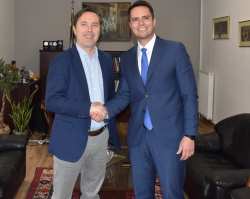 &Sigma;&upsilon;&nu;ά&nu;&tau;&eta;&sigma;&eta; &Theta;&omega;&mu;ά &Kappa;&alpha;&lambda;&omicron;&kappa;ύ&rho;&eta; &mu;&epsilon; &tau;&omicron; &Delta;ή&mu;&alpha;&rho;&chi;&omicron; &Nu;ά&omicron;&upsilon;&sigma;&alpha;&sigmaf;