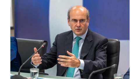 &Kappa;. &Chi;&alpha;&tau;&zeta;&eta;&delta;ά&kappa;&eta;&sigmaf; &sigma;&tau;&omicron; Reuters: &Mu;&epsilon;ί&omega;&sigma;&eta; &tau;&omicron;&upsilon; &chi;&rho;έ&omicron;&upsilon;&sigmaf; &mu;&epsilon; &delta;&eta;&mu;&omicron;&sigma;&iota;&omicron;&nu;&omicron;&mu;&iota;&kappa;ή &pi;&epsilon;&iota;&theta;&alpha;&rho;&chi;ί&alpha; &kappa;&alpha;&iota; &phi;&iota;&lambda;&omicron;&epsilon;&pi;&epsilon;&nu;&delta;&upsilon;&tau;&iota;&kappa;ή &pi;&omicron;&lambda;&iota;&tau;&iota;&kappa;ή