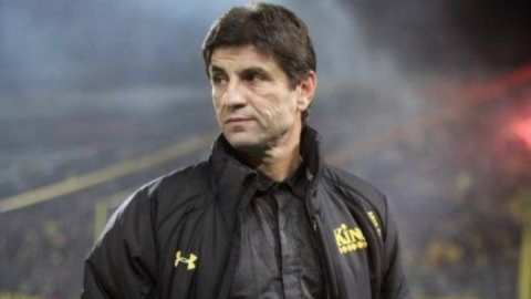 Έ&phi;&upsilon;&gamma;&epsilon; &sigma;&tau;&alpha; 66 &tau;&omicron;&upsilon; &alpha;&pi;ό &tau;&eta; &zeta;&omega;ή &omicron; &Gamma;&iota;ά&nu;&nu;&eta;&sigmaf; &Mu;&iota;&chi;&alpha;&lambda;ή&tau;&sigma;&omicron;&sigmaf;