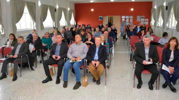 &Omicron; &Pi;&epsilon;&rho;&iota;&phi;&epsilon;&rho;&epsilon;&iota;ά&rho;&chi;&eta;&sigmaf; &Theta;&epsilon;&sigma;&sigma;&alpha;&lambda;ί&alpha;&sigmaf; &sigma;&tau;&eta;&nu; 8&eta; &Epsilon;&pi;&iota;&sigma;&tau;&eta;&mu;&omicron;&nu;&iota;&kappa;ή &Sigma;&upsilon;&nu;ά&nu;&tau;&eta;&sigma;&eta; &gamma;&iota;&alpha; &tau;&iota;&sigmaf; &gamma;&eta;&gamma;&epsilon;&nu;&epsilon;ί&sigmaf; &kappa;&alpha;&iota; &tau;&omicron;&pi;&iota;&kappa;έ&sigmaf; &pi;&omicron;&iota;&kappa;&iota;&lambda;ί&epsilon;&sigmaf;