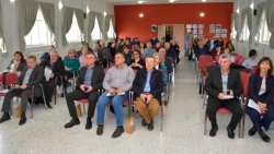 &Omicron; &Pi;&epsilon;&rho;&iota;&phi;&epsilon;&rho;&epsilon;&iota;ά&rho;&chi;&eta;&sigmaf; &Theta;&epsilon;&sigma;&sigma;&alpha;&lambda;ί&alpha;&sigmaf; &sigma;&tau;&eta;&nu; 8&eta; &Epsilon;&pi;&iota;&sigma;&tau;&eta;&mu;&omicron;&nu;&iota;&kappa;ή &Sigma;&upsilon;&nu;ά&nu;&tau;&eta;&sigma;&eta; &gamma;&iota;&alpha; &tau;&iota;&sigmaf; &gamma;&eta;&gamma;&epsilon;&nu;&epsilon;ί&sigmaf; &kappa;&alpha;&iota; &tau;&omicron;&pi;&iota;&kappa;έ&sigmaf; &pi;&omicron;&iota;&kappa;&iota;&lambda;ί&epsilon;&sigmaf;