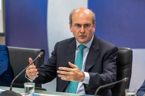 6 &pi;&alpha;&rho;&epsilon;&mu;&beta;ά&sigma;&epsilon;&iota;&sigmaf; &gamma;&iota;&alpha; &epsilon;&nu;ί&sigma;&chi;&upsilon;&sigma;&eta; &tau;&omicron;&upsilon; &alpha;&nu;&tau;&alpha;&gamma;&omega;&nu;&iota;&sigma;&mu;&omicron;ύ &sigma;&tau;&omicron;&nu; &tau;&rho;&alpha;&pi;&epsilon;&zeta;&iota;&kappa;ό &tau;&omicron;&mu;έ&alpha; &kappa;&alpha;&iota; &mu;&epsilon;ί&omega;&sigma;&eta; &tau;&omicron;&upsilon; &kappa;ό&sigma;&tau;&omicron;&upsilon;&sigmaf; &sigma;&upsilon;&nu;&alpha;&lambda;&lambda;&alpha;&gamma;ώ&nu;