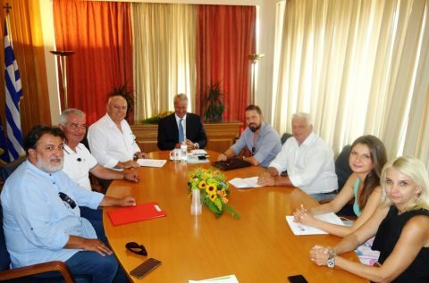 &Sigma;&upsilon;&nu;&alpha;&nu;&tau;ή&sigma;&epsilon;&iota;&sigmaf; &Upsilon;&pi;&Alpha;&Alpha;&Tau;, &Mu;ά&kappa;&eta; &Beta;&omicron;&rho;ί&delta;&eta; &mu;&epsilon; &Sigma;&Epsilon;&Beta;&Epsilon;&Kappa; &kappa;&alpha;&iota; &Epsilon;&Delta;&Omicron;&Kappa;