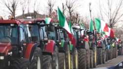 &Kappa;&iota;&nu;&eta;&tau;&omicron;&pi;&omicron;ί&eta;&sigma;&eta; &chi;&iota;&lambda;&iota;ά&delta;&omega;&nu; &alpha;&gamma;&rho;&omicron;&tau;ώ&nu; &sigma;&tau;&eta;&nu; &Iota;&tau;&alpha;&lambda;ί&alpha; &ndash; &Epsilon;&nu;&delta;έ&chi;&epsilon;&tau;&alpha;&iota; &nu;&alpha; &omicron;&delta;&eta;&gamma;&eta;&theta;&omicron;ύ&nu; &mu;&epsilon; &tau;&alpha; &tau;&rho;&alpha;&kappa;&tau;έ&rho; &sigma;&tau;&eta; &Rho;ώ&mu;&eta;