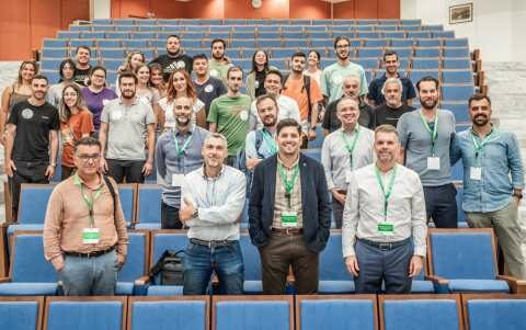 &Omicron;&lambda;&omicron;&kappa;&lambda;&eta;&rho;ώ&theta;&eta;&kappa;&epsilon; &tau;&omicron; 8&omicron;  Trophy-&Tau;&rho;&omicron;&phi;ή Meetup &sigma;&tau;&eta;&nu; &Kappa;&alpha;&lambda;&alpha;&mu;ά&tau;&alpha; &ndash; &Kappa;&alpha;&iota;&nu;&omicron;&tau;ό&mu;&alpha; &epsilon;&rho;&gamma;&alpha;&lambda;&epsilon;ί&alpha; &kappa;&alpha;&iota; &pi;&rho;&omega;&tau;&omicron;&gamma;&epsilon;&nu;ή&sigmaf; &tau;&omicron;&mu;έ&alpha;&sigmaf; &Alpha;&Iota;, &pi;&lambda;&alpha;&tau;&phi;ό&rho;&mu;&epsilon;&sigmaf; &kappa;&alpha;&iota; &epsilon;&upsilon;&kappa;&alpha;&iota;&rho;ί&epsilon;&sigmaf;