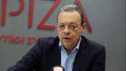 &Phi;ά&mu;&epsilon;&lambda;&lambda;&omicron;&sigmaf;: &Eta; &alpha;&gamma;&rho;&omicron;&tau;&iota;ά &delta;&epsilon;&nu; &epsilon;ί&nu;&alpha;&iota; &epsilon;&chi;&theta;&rho;ό&sigmaf; - &Epsilon;&chi;&theta;&rho;ό&sigmaf; &tau;&eta;&sigmaf; &Epsilon;&lambda;&lambda;ά&delta;&alpha;&sigmaf; &epsilon;ί&nu;&alpha;&iota; &eta; &pi;&omicron;&lambda;&iota;&tau;&iota;&kappa;ή &pi;&omicron;&upsilon; &epsilon;&gamma;&kappa;&alpha;&tau;&alpha;&lambda;&epsilon;ί&pi;&epsilon;&iota; &tau;&omicron;&nu; &pi;&rho;&omega;&tau;&omicron;&gamma;&epsilon;&nu;ή &tau;&omicron;&mu;έ&alpha;