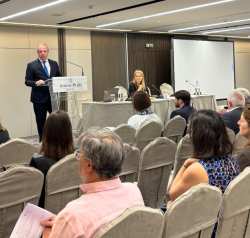 &Sigma;&tau;&eta; &Gamma;&epsilon;&nu;&iota;&kappa;ή &Sigma;&upsilon;&nu;έ&lambda;&epsilon;&upsilon;&sigma;&eta; &tau;&eta;&sigmaf; &Delta;&iota;&epsilon;&pi;&alpha;&gamma;&gamma;&epsilon;&lambda;&mu;&alpha;&tau;&iota;&kappa;ή&sigmaf; &Omicron;ί&nu;&omicron;&upsilon; &kappa;&alpha;&iota; &Alpha;&mu;&pi;έ&lambda;&omicron;&upsilon; &omicron; &Upsilon;&phi;&Alpha;&Alpha;&Tau;, &Delta;&iota;&omicron;&nu;ύ&sigma;&eta;&sigmaf; &Sigma;&tau;&alpha;&mu;&epsilon;&nu;ί&tau;&eta;&sigmaf;