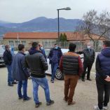 &Delta;. &Sigma;&tau;&alpha;&mu;&epsilon;&nu;ί&tau;&eta;&sigmaf; : &Mu;&alpha;&zeta;ί &mu;&epsilon; &tau;&omicron;&upsilon;&sigmaf; &alpha;&gamma;&rho;ό&tau;&epsilon;&sigmaf; &tau;&eta;&sigmaf; &Pi;έ&lambda;&lambda;&alpha;&sigmaf; &sigma;&upsilon;&zeta;&eta;&tau;ά&mu;&epsilon; &gamma;&iota;&alpha; &tau;&iota;&sigmaf; &sigma;&upsilon;&nu;έ&pi;&epsilon;&iota;&epsilon;&sigmaf; &tau;&omicron;&upsilon; &pi;&alpha;&gamma;&epsilon;&tau;&omicron;ύ