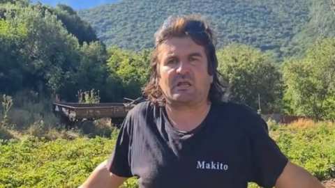 &Theta;&lambda;ί&psi;&eta; &sigma;&tau;&eta;&nu; &Kappa;&omicron;&zeta;ά&nu;&eta; &gamma;&iota;&alpha; &tau;&omicron;&nu; &theta;ά&nu;&alpha;&tau;&omicron; &tau;&omicron;&upsilon; &gamma;&nu;&omega;&sigma;&tau;&omicron;ύ TikToker &laquo;Makito&raquo; &sigma;&epsilon; &eta;&lambda;&iota;&kappa;ί&alpha; 48 &epsilon;&tau;ώ&nu;