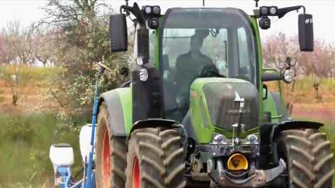 &Alpha;&mu;&phi;ί&pi;&omicron;&lambda;&eta;: &Alpha;&gamma;&rho;ό&tau;&epsilon;&sigmaf; &tau;&rho;ί&tau;&eta;&sigmaf; &gamma;&epsilon;&nu;&iota;ά&sigmaf; &kappa;&alpha;&lambda;&lambda;&iota;&epsilon;&rho;&gamma;&omicron;ύ&nu; &kappa;&alpha;&iota; &tau;&upsilon;&pi;&omicron;&pi;&omicron;&iota;&omicron;ύ&nu; ό&sigma;&pi;&rho;&iota;&alpha;