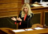 &Phi;&omega;&tau;&epsilon;&iota;&nu;ή &Alpha;&rho;&alpha;&mu;&pi;&alpha;&tau;&zeta;ή: &Mu;&epsilon;ί&omega;&sigma;&eta; &phi;ό&rho;&omega;&nu;, &gamma;&epsilon;&nu;&nu;&alpha;ί&omicron; ά&nu;&omicron;&iota;&gamma;&mu;&alpha; &sigma;&tau;&eta;&nu; &epsilon;&pi;&iota;&chi;&epsilon;&iota;&rho;&eta;&mu;&alpha;&tau;&iota;&kappa;ό&tau;&eta;&tau;&alpha;, &alpha;&nu;ά&tau;&alpha;&xi;&eta; &tau;&eta;&sigmaf; &kappa;&tau;&eta;&nu;&omicron;&tau;&rho;&omicron;&phi;ί&alpha;&sigmaf;, &pi;ά&tau;&alpha;&xi;&eta; &tau;&omega;&nu; &epsilon;&lambda;&lambda;&eta;&nu;&omicron;&pi;&omicron;&iota;ή&sigma;&epsilon;&omega;&nu;, &beta;&alpha;&sigma;&iota;&kappa;έ&sigmaf; &pi;&rho;&omicron;&tau;&epsilon;&rho;&alpha;&iota;ό&tau;&eta;&tau;&epsilon;&sigmaf; &tau;&eta;&sigmaf; &alpha;&gamma;&rho;&omicron;&tau;&iota;&kappa;ή&sigmaf; &mu;&alpha;&sigmaf; &pi;&omicron;&lambda;&iota;&tau;&iota;&kappa;ή&sigmaf;