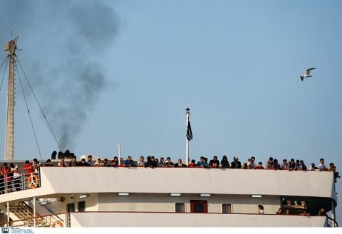 &Sigma;&tau;&omicron; &lambda;&iota;&mu;ά&nu;&iota; &tau;&eta;&sigmaf; &Theta;&epsilon;&sigma;&sigma;&alpha;&lambda;&omicron;&nu;ί&kappa;&eta;&sigmaf; &tau;&omicron; &delta;&epsilon;ύ&tau;&epsilon;&rho;&omicron; &pi;&lambda;&omicron;ί&omicron; &mu;&epsilon; &pi;&rho;ό&sigma;&phi;&upsilon;&gamma;&epsilon;&sigmaf; &kappa;&alpha;&iota; &mu;&epsilon;&tau;&alpha;&nu;ά&sigma;&tau;&epsilon;&sigmaf; &alpha;&pi;ό &tau;&eta; &Lambda;έ&sigma;&beta;&omicron; - &Theta;&alpha; &phi;&iota;&lambda;&omicron;&xi;&epsilon;&nu;&eta;&theta;&omicron;ύ&nu; &sigma;&epsilon; &delta;&omicron;&mu;έ&sigmaf; &tau;&eta;&sigmaf; &Beta;ό&rho;&epsilon;&iota;&alpha;&sigmaf; &Epsilon;&lambda;&lambda;ά&delta;&alpha;&sigmaf;