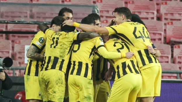 &Mu;&epsilon;&gamma;ά&lambda;&omicron; "&delta;&iota;&pi;&lambda;ό" &gamma;&iota;&alpha; &tau;&eta;&nu; &Alpha;&Epsilon;&Kappa; &kappa;&alpha;&iota; &beta;ή&mu;&alpha; &gamma;&iota;&alpha; &alpha;&pi;&epsilon;&upsilon;&theta;&epsilon;ί&alpha;&sigmaf; &pi;&rho;ό&kappa;&rho;&iota;&sigma;&eta; &sigma;&tau;&omicron;&upsilon;&sigmaf; 16 &tau;&omicron;&upsilon; Conference League