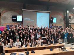 &Tau;&omicron;&nu; &delta;&iota;&epsilon;&theta;&nu;ή &delta;&iota;&alpha;&gamma;&omega;&nu;&iota;&sigma;&mu;ό &laquo;Techstars Startup Weekend Thessaloniki&raquo; &delta;&iota;&omicron;&rho;&gamma;ά&nu;&omega;&sigma;&epsilon; &eta; &Alpha;&nu;&tau;&iota;&pi;&epsilon;&rho;&iota;&phi;έ&rho;&epsilon;&iota;&alpha; &Psi;&eta;&phi;&iota;&alpha;&kappa;ή&sigmaf; &Delta;&iota;&alpha;&kappa;&upsilon;&beta;έ&rho;&nu;&eta;&sigma;&eta;&sigmaf; &tau;&eta;&sigmaf; &Pi;&Kappa;&Mu;