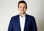H &Pi;&epsilon;&rho;&iota;&phi;έ&rho;&epsilon;&iota;&alpha; &Kappa;&epsilon;&nu;&tau;&rho;&iota;&kappa;ή&sigmaf; &Mu;&alpha;&kappa;&epsilon;&delta;&omicron;&nu;ί&alpha;&sigmaf; &kappa;&alpha;&iota; &tau;&omicron; &Pi;&epsilon;&rho;&iota;&phi;&epsilon;&rho;&epsilon;&iota;&alpha;&kappa;ό &Tau;&alpha;&mu;&epsilon;ί&omicron; &Alpha;&nu;ά&pi;&tau;&upsilon;&xi;&eta;&sigmaf; &Kappa;&epsilon;&nu;&tau;&rho;&iota;&kappa;ή&sigmaf; &Mu;&alpha;&kappa;&epsilon;&delta;&omicron;&nu;ί&alpha;&sigmaf; &sigma;&tau;&eta;&nu; 85&eta; &Delta;&Epsilon;&Theta;